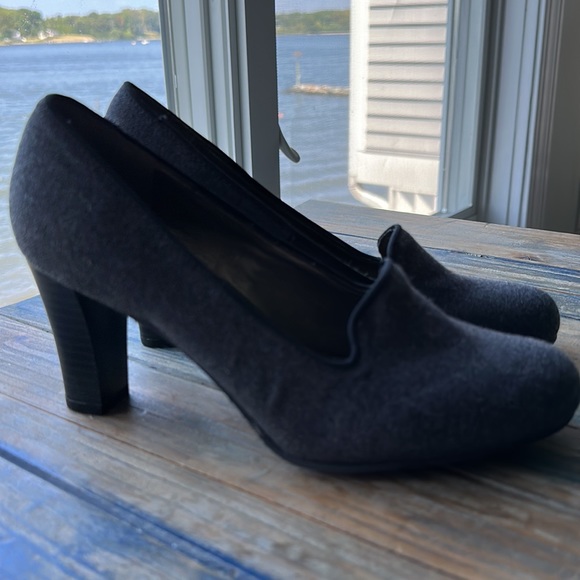 Liz Claiborne pumps 6 - Picture 5 of 7